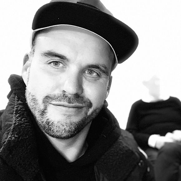 Meet your Posher, Peter - Picture 1 of 1